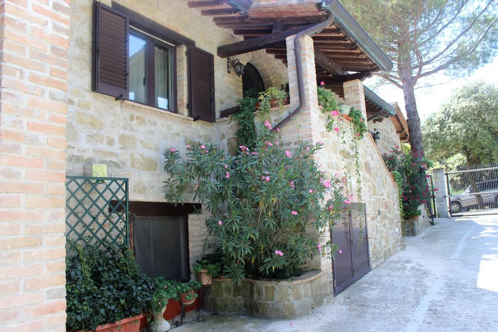 Villa Societa Agricola F.Lli Angelucci Cannara Exterior foto